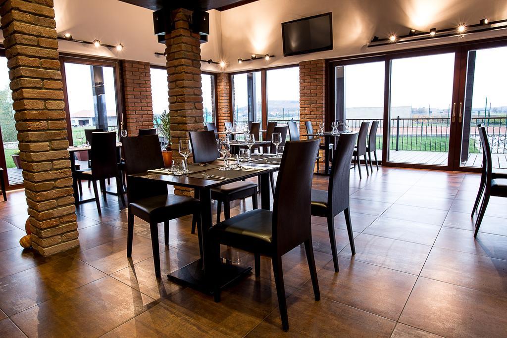 Restaurace&rooms Na Jitrách Semice